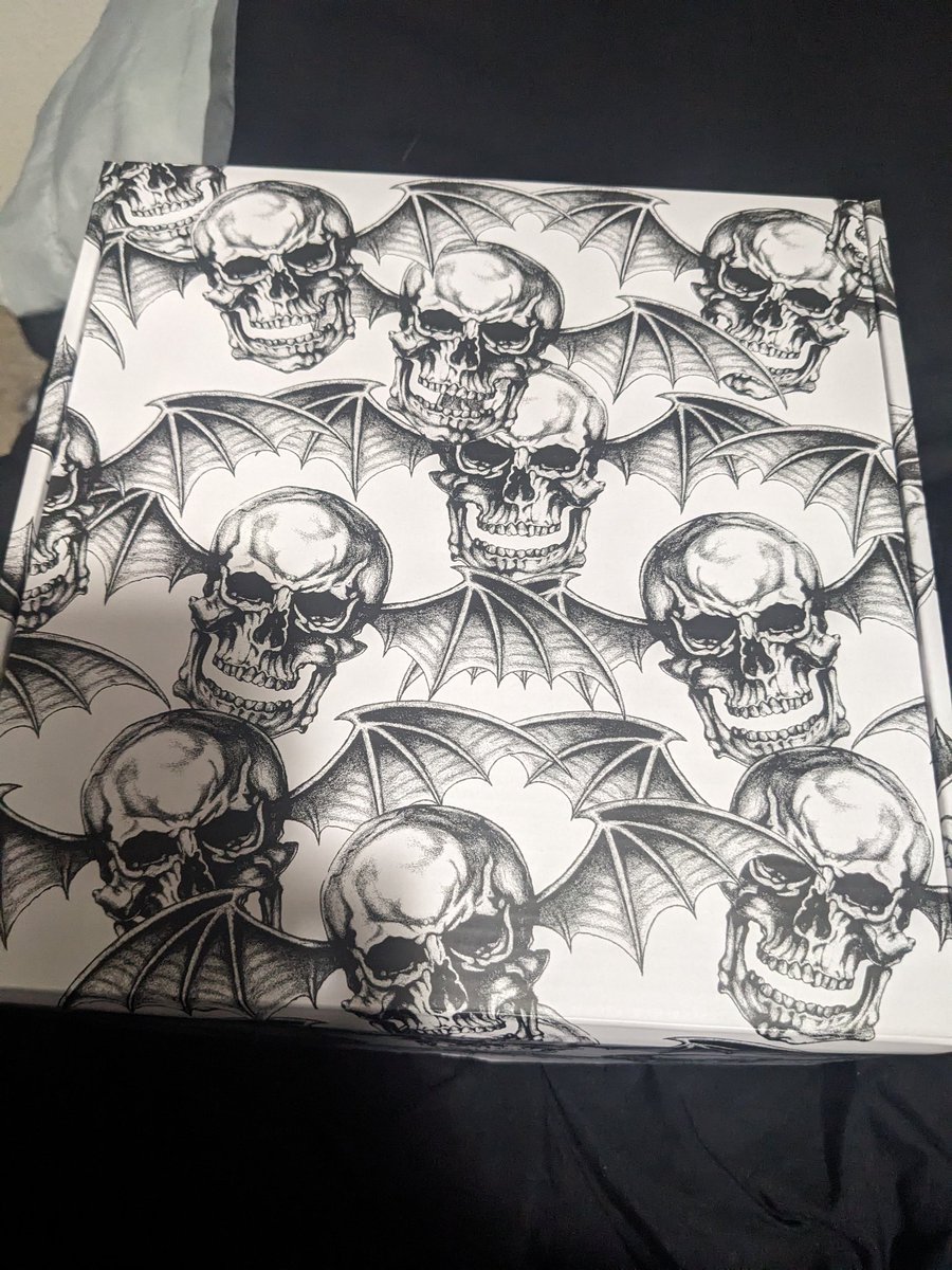 problygayns8nic's tweet image. ITS HERE. (pics in comments.) #A7X #WesLang