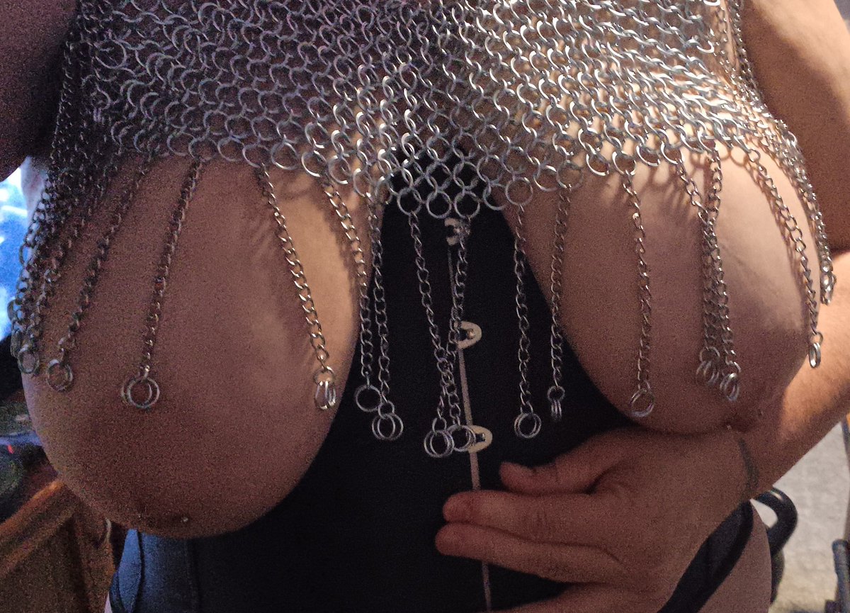 BSweets66's tweet photo. New chainmail! https://t.co/5JeXTl9RcD