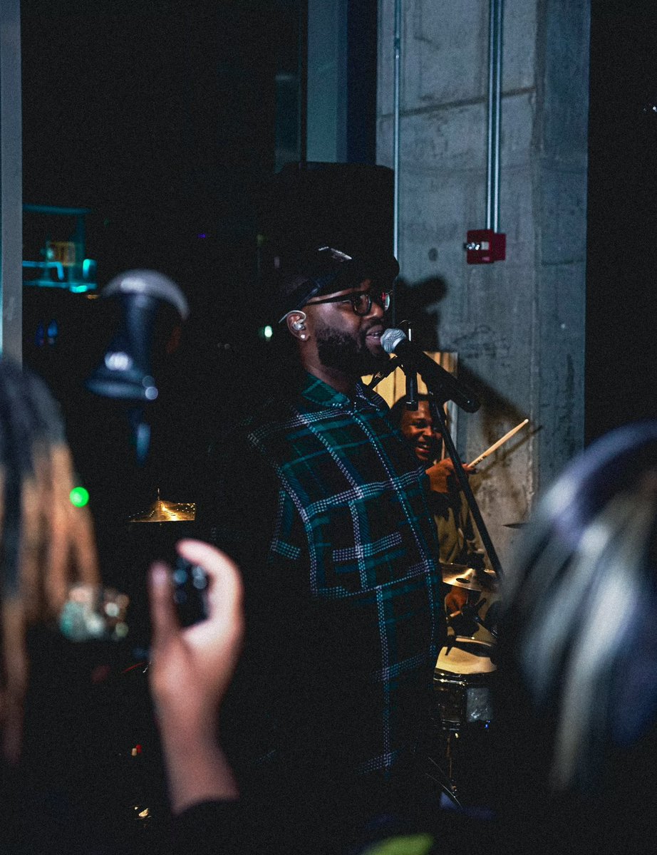 Thekeyof_Q's tweet photo. “The future belongs to those who believe in the beauty of their dreams.” – Eleanor Roosevelt.

#OxJams #ChicagoMusic #ChicagoArtist #ChicagoCreative #VIBES #BlackExcellence #BlackBoyJoy #CountryBoy #multiFaceted https://t.co/JAdBtlo5Ol