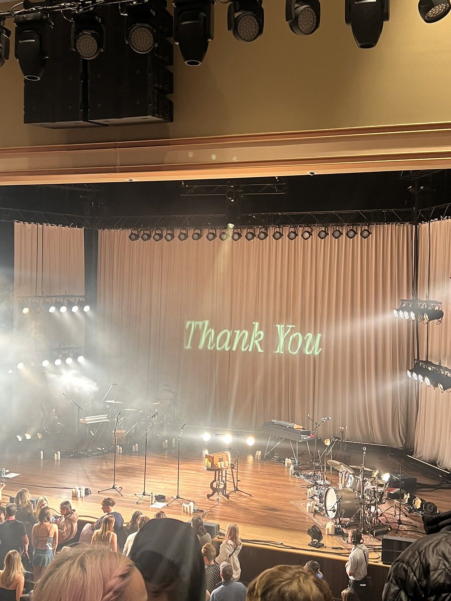 what an incredibly healing and beautiful night, what a special moment to share with so many amazing people. <a href="/ShawnMendes/">Shawn Mendes</a> thank you for your vulnerability and honestly always 🤍 so very proud of you <a href="/ShawnMendes/">Shawn Mendes</a>