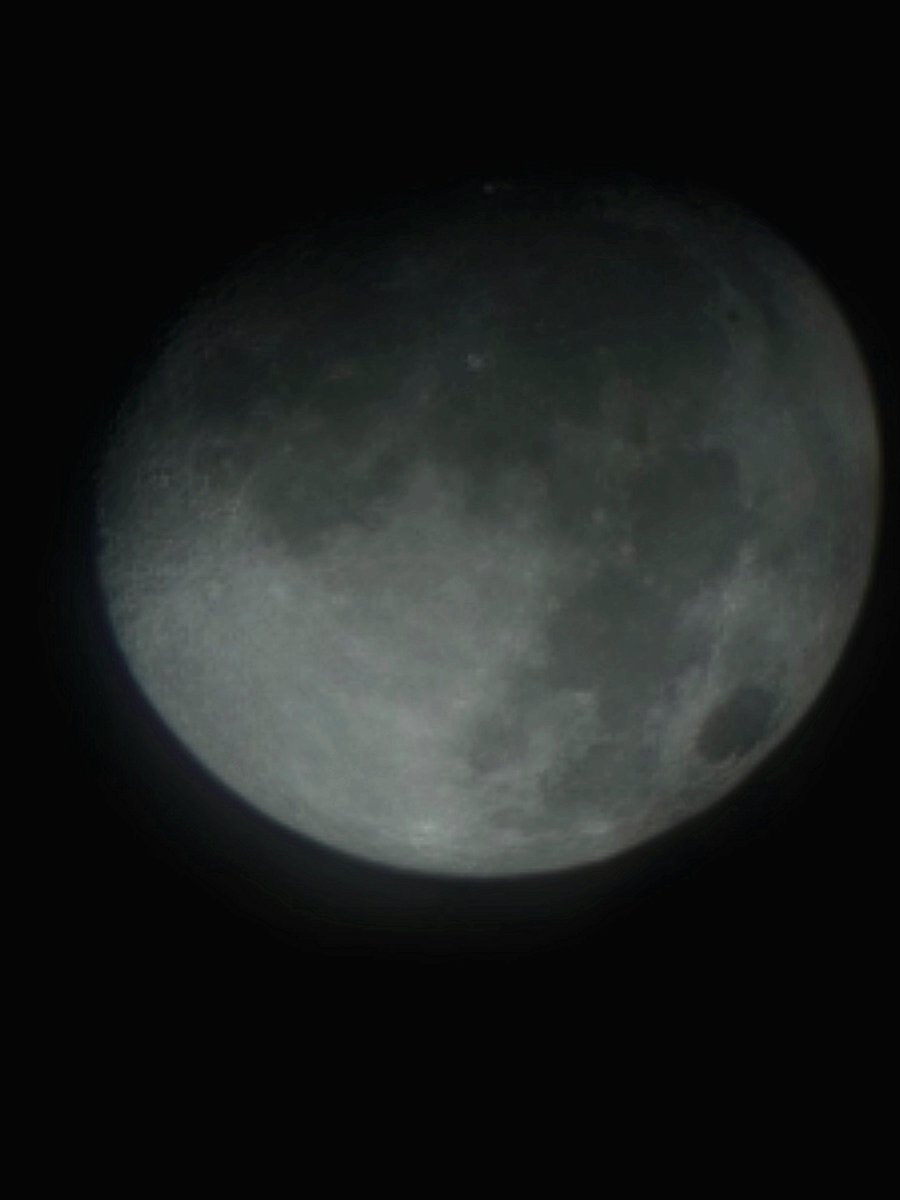 XofTony's tweet photo. Can't even take a decent photo of the moon tonight. 🌕 

#moonphotography #astrophotography https://t.co/drSIKKF58X