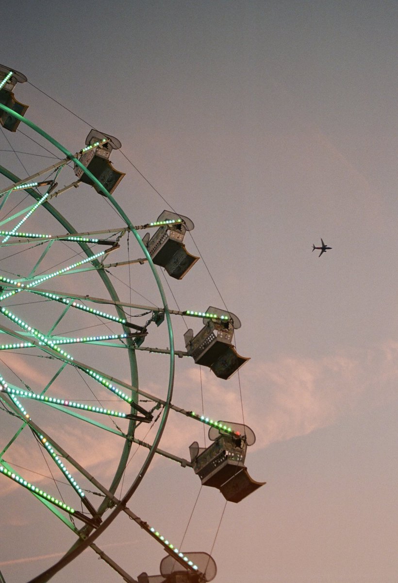 martnezchristo's tweet image. Camera needs to get serviced 😔 #canonae1 #portra800 #lightleaks