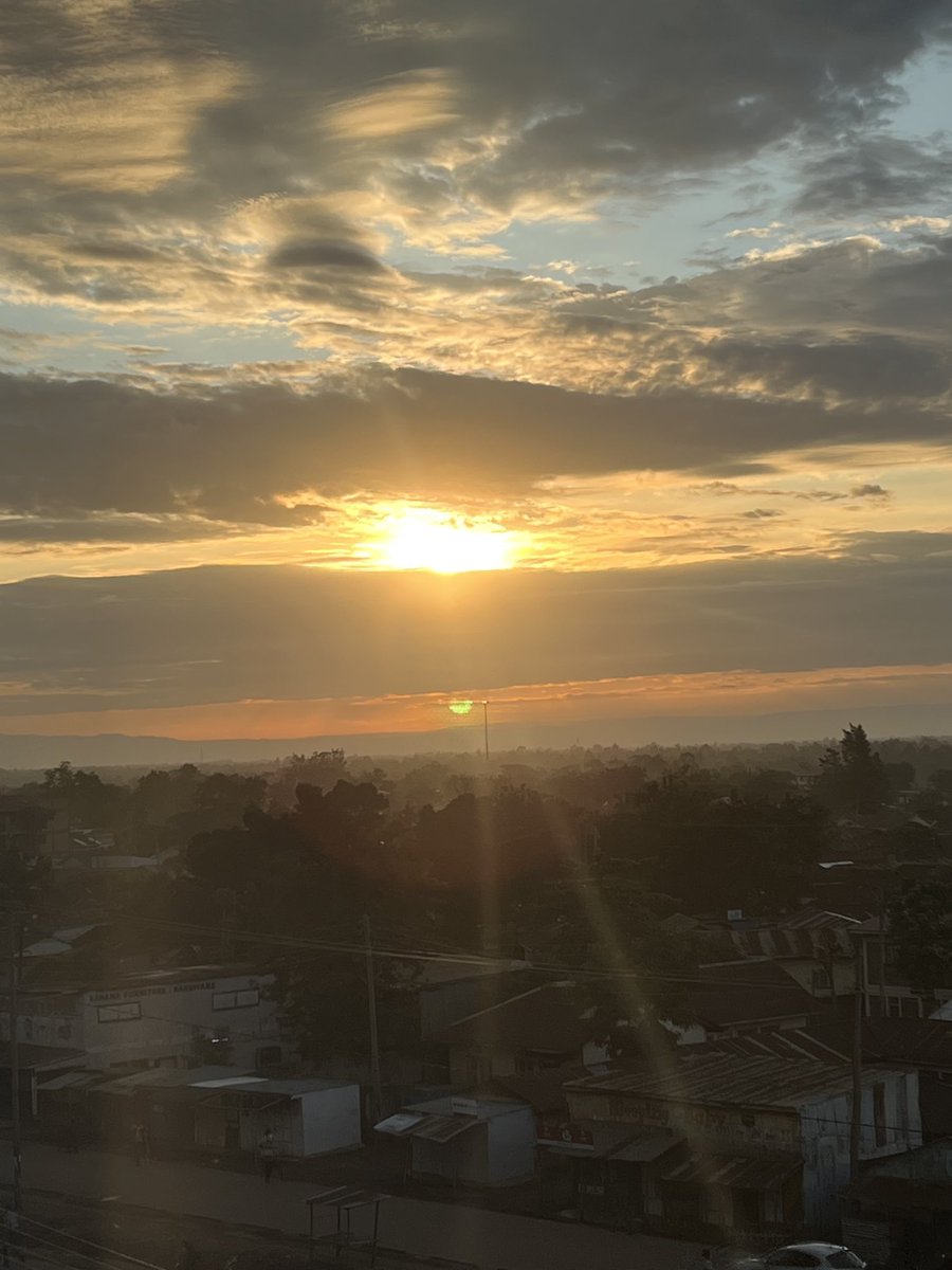 Sunrise. Show off! 

#Kisumu #Kenya #Africa #Sunrise