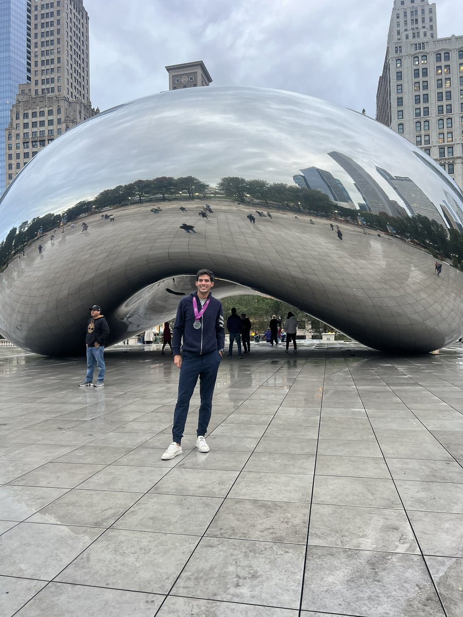 I believe in the kindness of strangers. I believe in the person I want to become. 

Live fast 
Die young 
Be wild 
And have fun

I ride 
I just ride 

Diez maratones, diez lecciones de vida