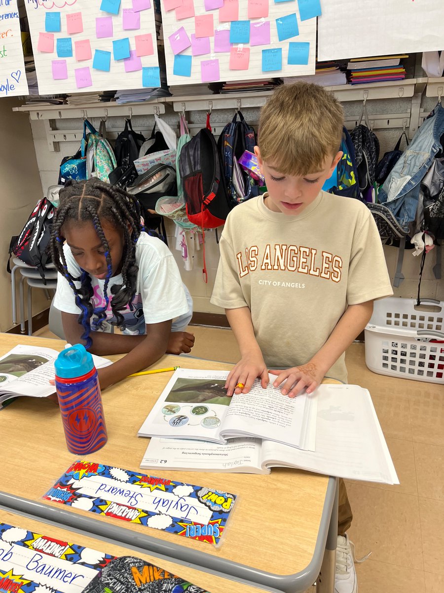 CHSPBoyleGrade3's tweet photo. Buddy reader enjoying learning about amphibians! @WoodcrestES @ChpsTweets @Amplify https://t.co/gcz6T6iRCF