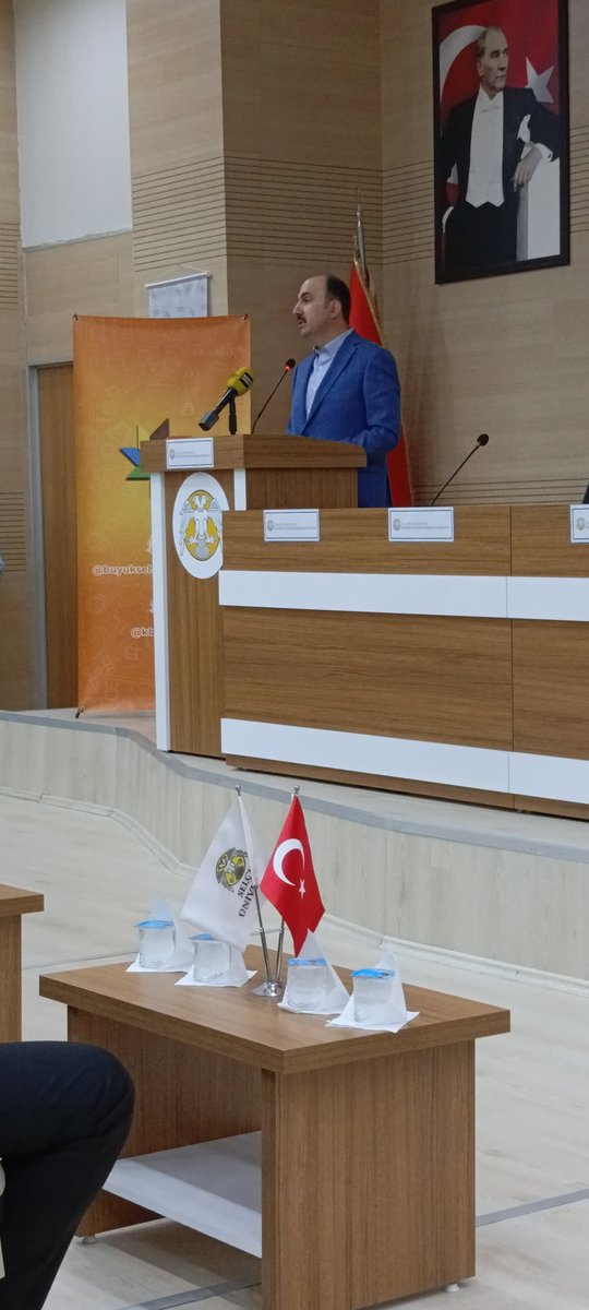 Hasan Candan (@hasan__candan) on Twitter photo Başkanım önce geldi fakültede bütün öğrencilere kahvaltı ısmarladı ve bizle birlikte yedi. Sonrasında herkesin sorularını tek tek dinleyip cevapladı. Kapanışta da yine herkese Konyaspor forması hediye etti. Büyük başkan vesselam 🤗 <a href="/u_ibrahim_altay/">Uğur İbrahim Altay</a> Başkanım önce geldi fakültede bütün öğrencilere kahvaltı ısmarladı ve bizle birlikte yedi. Sonrasında herkesin sorularını tek tek dinleyip cevapladı. Kapanışta da yine herkese Konyaspor forması hediye etti. Büyük başkan vesselam 🤗 <a href="/u_ibrahim_altay/">Uğur İbrahim Altay</a>