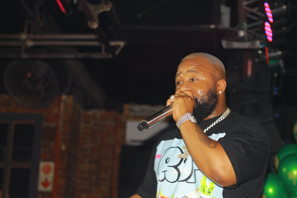 RealSihleIV's tweet photo. What’s the most clever Cassper Nyovest bar? ✍️ https://t.co/nf57UQHFNU