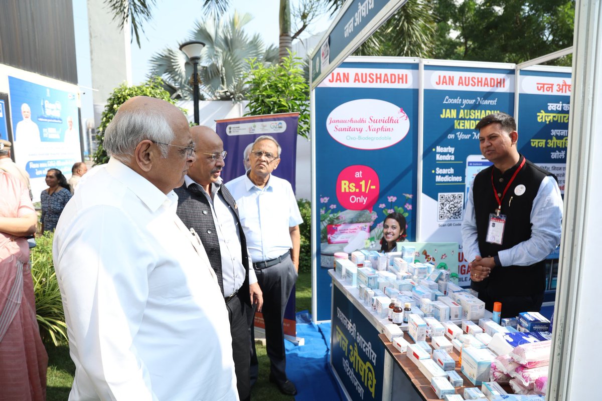 iShahMilan's tweet photo. On the occassion of Gujarat's Vikas Saptah, Hon'ble CM Shri @BhupendrapBJP launched a health screening initiative for media personnel in partnership with Gujarat Red Cross. He also visited Pradhan Mantri Janaushadhi Kendra & enquired about Red Cross Gujarat's PMBJP stores across the state