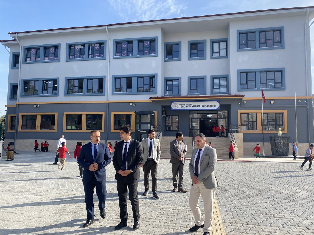 İl Millî Eğitim Müdürümüz Muhammed ÖZDEMİRCİ,THK Ortaokulu’ nu ziyaret ederek öğrencilerimiz ile bir araya geldi.
<a href="/tcmeb/">Millî Eğitim Bakanlığı</a> <a href="/Yusuf__Tekin/">Yusuf Tekin</a> <a href="/Burdurvalilik/">T.C. Burdur Valiliği</a> <a href="/Muhammed0744/">Muhammed ÖZDEMİRCİ</a>