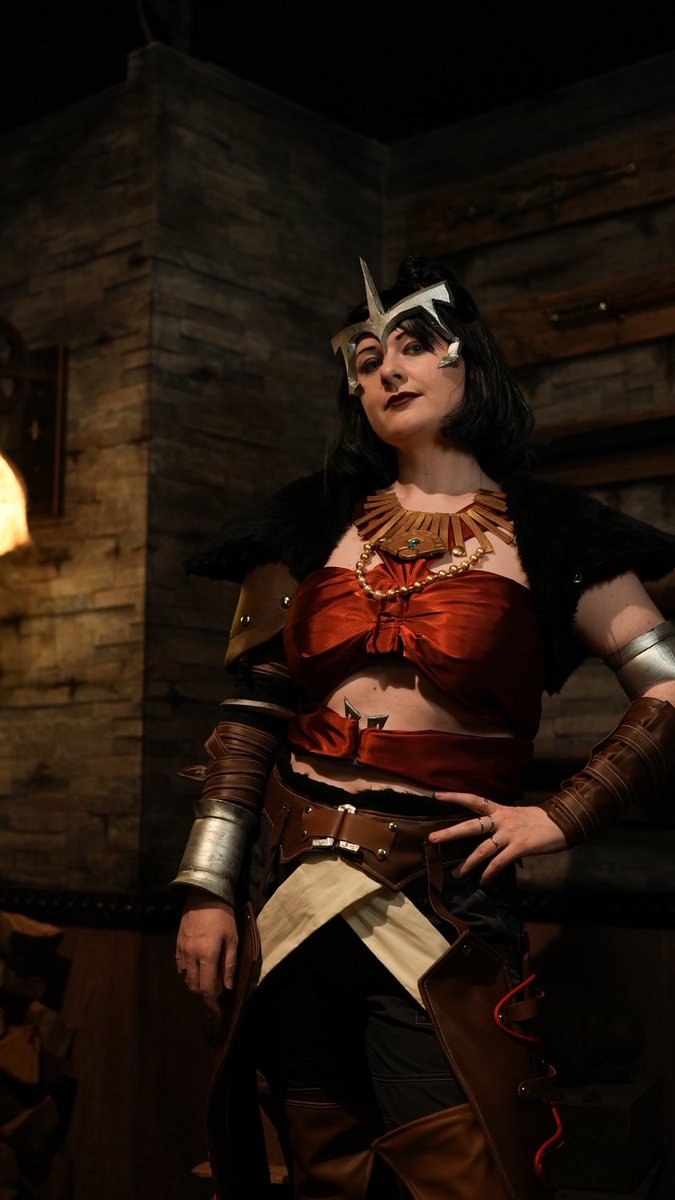 GraceCosplayer's tweet photo. Morrigan cosplay The Veilguard version! 
Cosplay by me
Photos by Diego Branco
#DragonAgeTheVeilguard https://t.co/LpM2mLGqhk