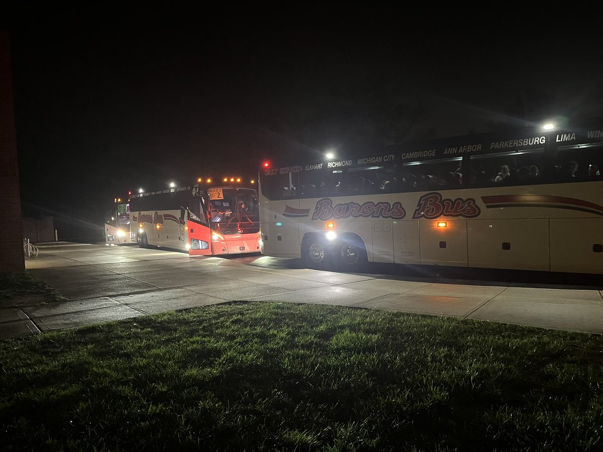 MadeiraMiddle's tweet photo. Away we go!!! 

🚌🚌🚌

8th graders from @MadeiraSchools are packed and heading to the nation’s capital for the week!!!

#DCorBust

@KenjiMatsudo
@kyleajepson https://t.co/KSS3Ukmo95