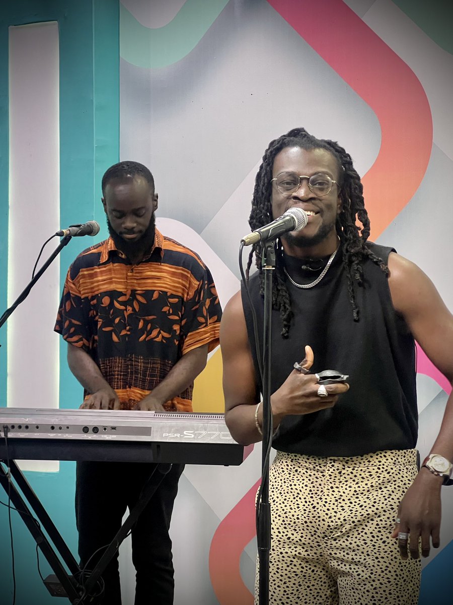 Time to shift gears! <a href="/iamKofiBruce/">KOFI BRUCE 👽</a> brings smooth vibes to #BreakfastDaily.
Tune in for a soulful performance: facebook.com/share/v/urvHQy…