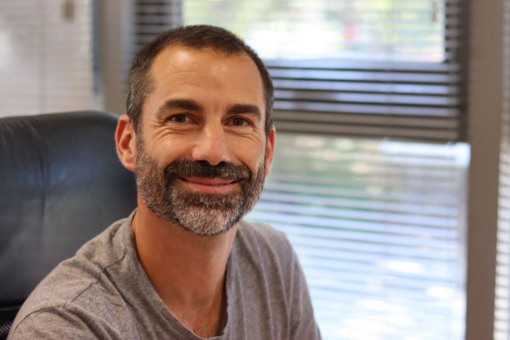 LayerInteracti1's tweet photo. ➡️ Plaisir de vous présenter Vincent Guignard, Freelance intervenant au sein de #interactivelayer en tant que guide développeur android et web.

📲 Vincent travaille au quotidien avec plusieurs de nos clients, toujours dans une ambiance positive et constructive. https://t.co/y4Aw2bvS1u