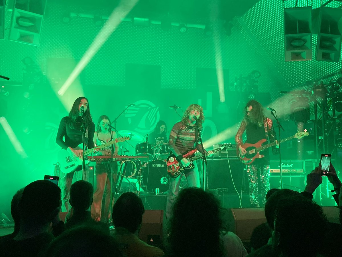 rte2xm's tweet photo. Coming up at 11am on The Alternative with @talldanhegarty:

@TheLoveBuzz1
@st_vincent
@Dosebanddublin
@thecure
@NewDad
@spoonspeakerman
@caoimhinmusic 

Listen live: https://t.co/vuDo7kHTNs https://t.co/qPmSr7TsQb