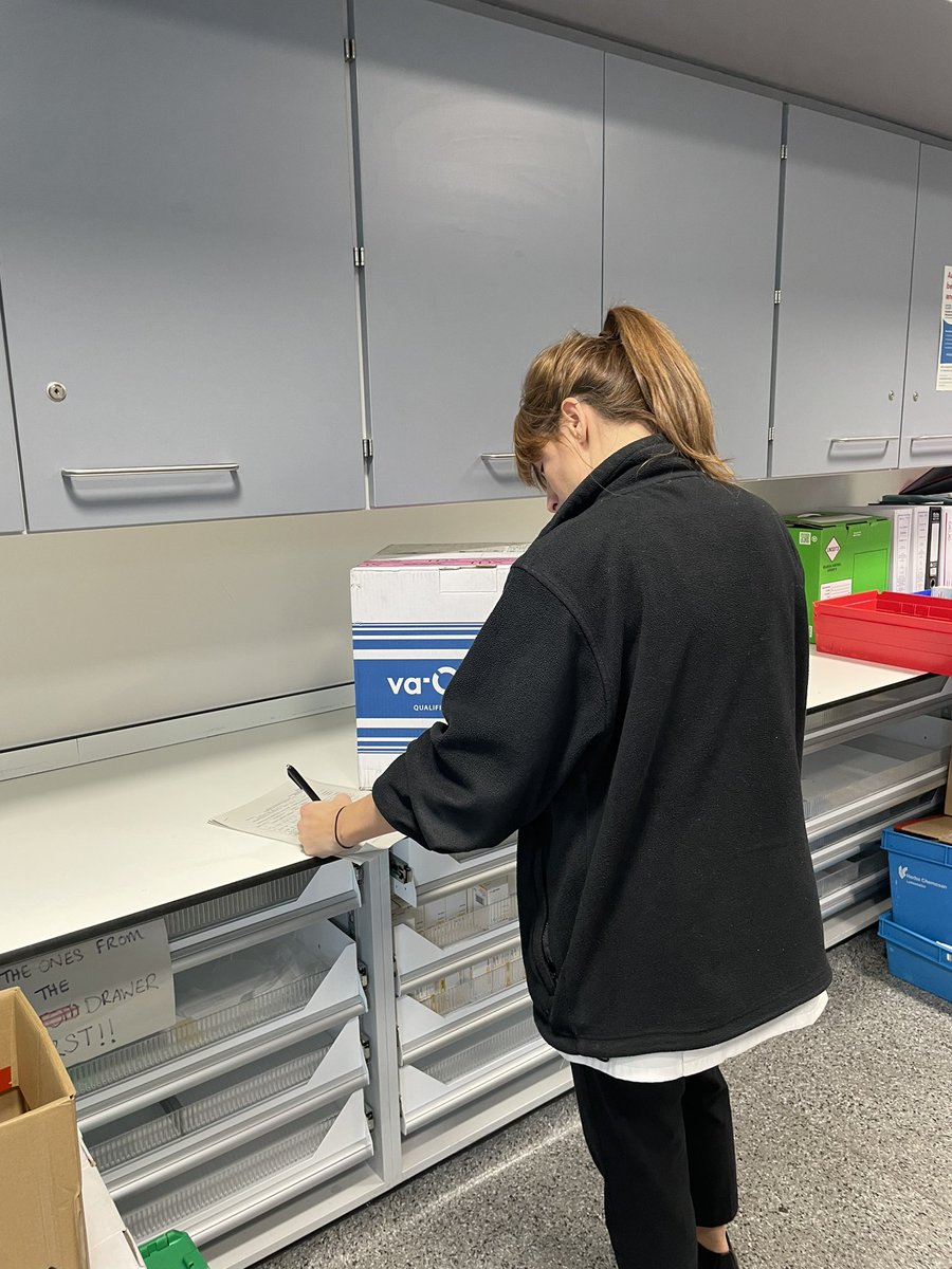 Pharmacytechnicians <a href="/GMMH_NHS/">Greater Manchester Mental Health</a> involved in clinical trials just one of many roles #pharmacytechnicians are doing #PharmacyTechnicianDay2024 <a href="/APTUK1/">APTUK</a>