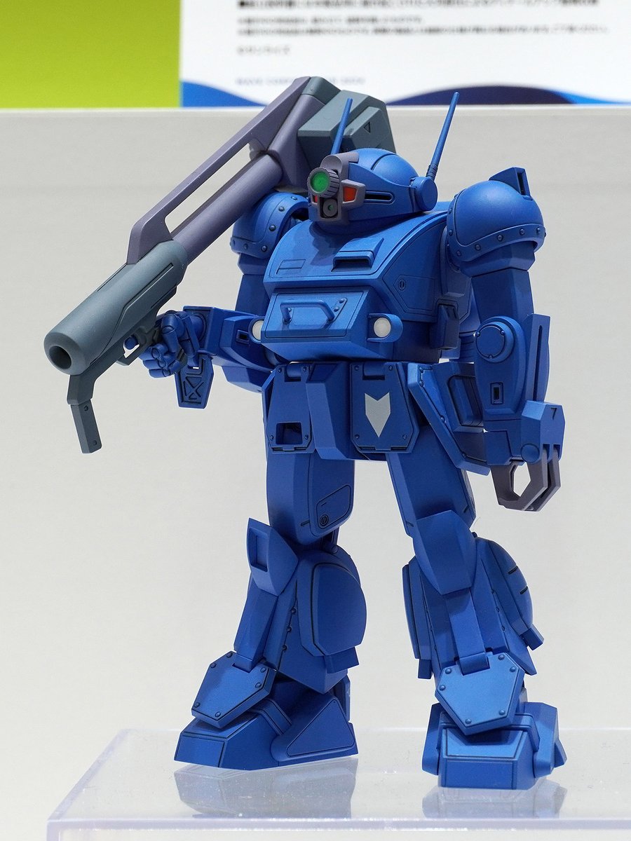 好評発売中の「ストライクドッグ」にコックピット、降着機構を再現した