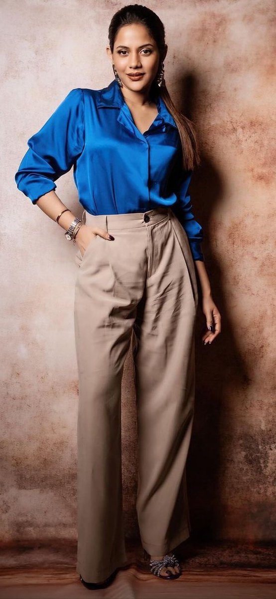 viralvideos16's tweet photo. π― #AishwaryaDuttaThread
π― #SoniaAggarwalThread
#Bollywood #Actress #AishwaryaDutta #SoniaAggarwal New Photos https://t.co/gc3xe06pWW