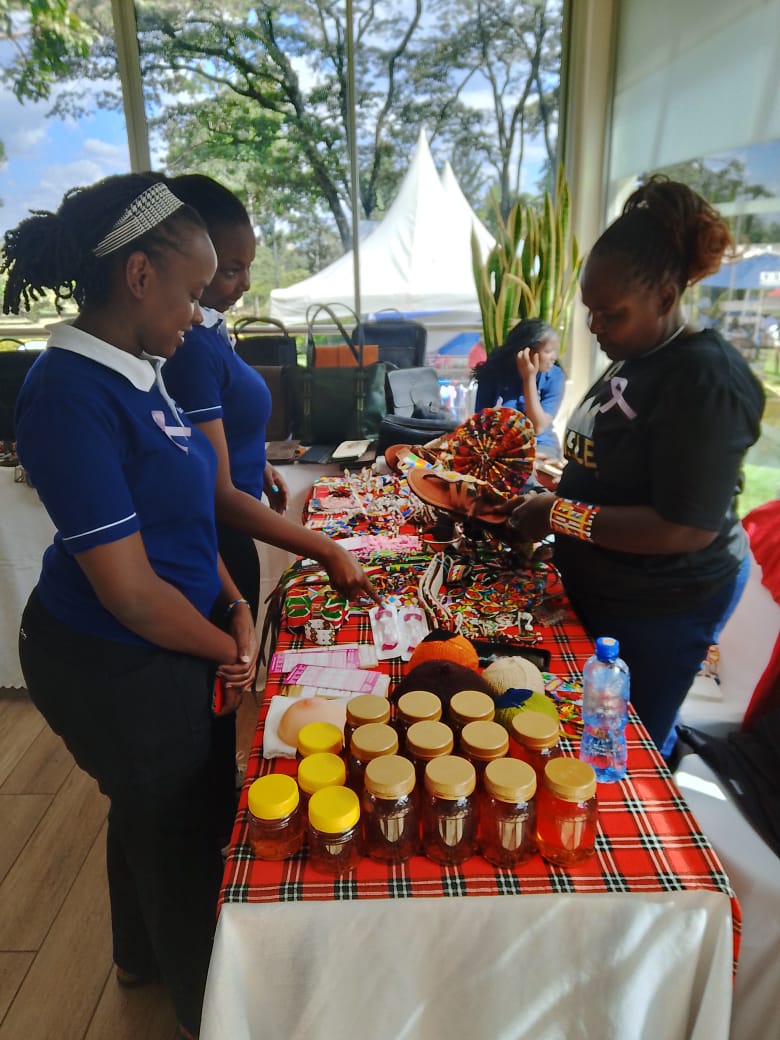 KILELEHealthKE's tweet photo. 🏌️‍♀️⛳ What an incredible day at @RoyalNairobi_GC! #KILELEANs showcased their handmade products while raising awareness for #BreastCancer💖.Huge thanks to everyone who joined us on 11/10 in promoting early detection, prevention &amp; psychosocial support for survivors!
#KILELEHealth https://t.co/mAw4Lwscjq