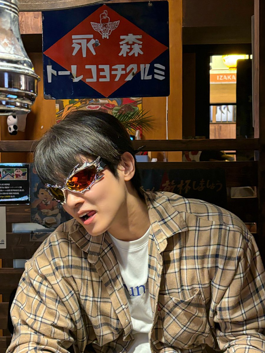 Jeondding_tk's tweet photo. Who do you think looks better with sunglasses?! https://t.co/29xqUIfAyK