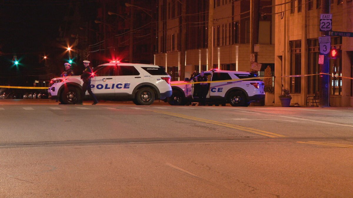 Local12's tweet image. #BREAKING A young male was hospitalized with life-threatening injuries following a shooting in Walnut Hills.

THE LATEST: bit.ly/3BIdqfE