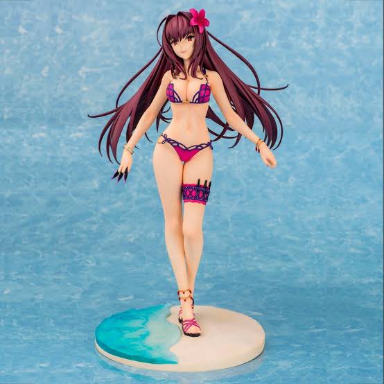 師匠、水着の方もフィギュアあるんだ…お尻の方のデザインどうなってるのかなと思って検索したんですけど、前の方と違ってお尻はこの紋様みたいなのがついてないシンプルなデザインなんですね 