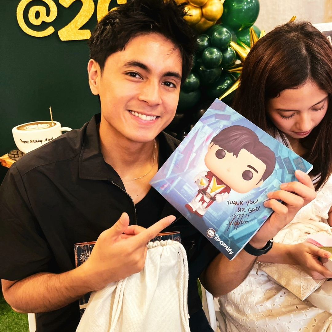 ysabelstersfm's tweet photo. Parehas nang nakareceive ang YsaGuel Love Team ng Funko Art from @my.spoptify , Thank you Very Much and They Really Loved it @YsaOrtega_ @MiguelTanfelix_
๐๐ธ๐๐๐ธ๐๐คด๐ฌ
Credits to the Owner
#YsabelOrtega
#MiguelTanfelix
#YsaGuel
#LoveTeam
#FunkoArt
#VoltesVLegacy
#SteMie https://t.co/5LDCaRtwrY