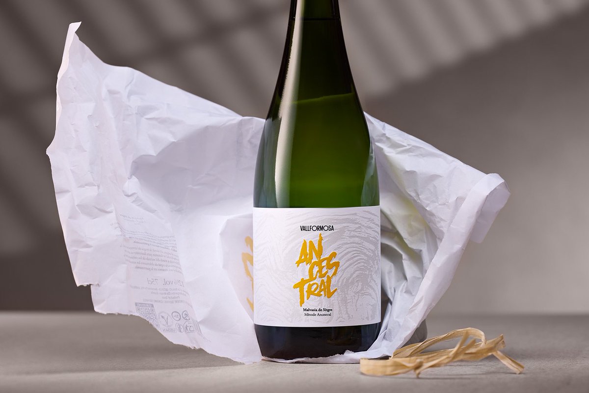StudioBulldog's tweet photo. Ancestral by Vallformosa.
A project that lay in the balance for a while before finally seeing the light of day, unique packaging for a special product. https://t.co/dzK7kBRykQ