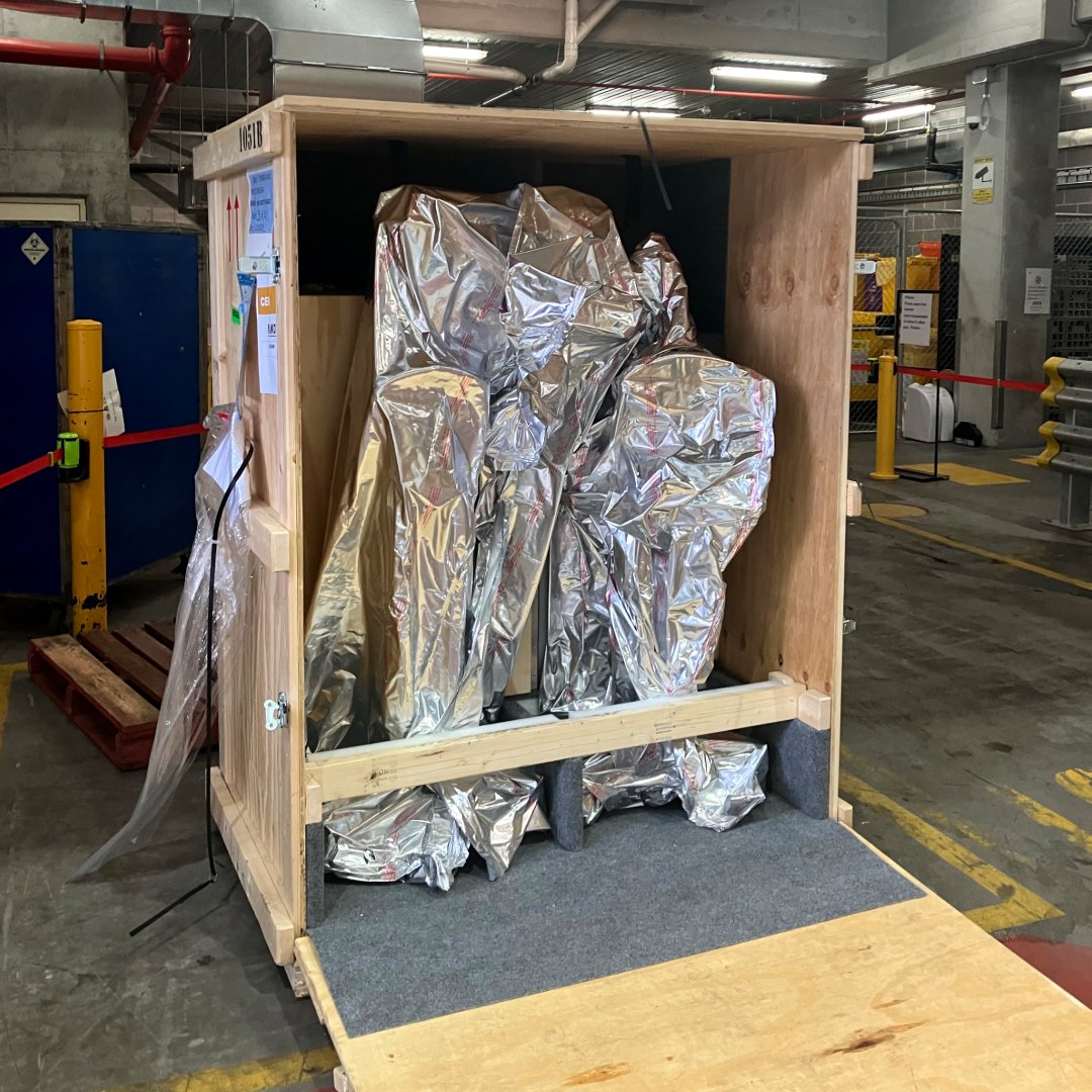 🎉 Q. What's behind the box? A. The Future of orthopaedic surgery at Epworth Eastern! 🎉

The second MAKO robotic system at Epworth Eastern has arrived! Epworth continues to lead the way in innovation and patient care. 🤖💙