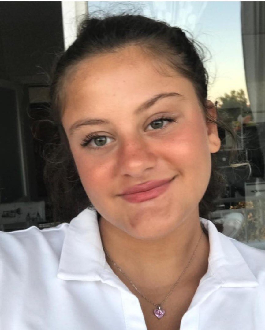 KAYIP ÇOCUK DUYURUSU
14 yaşındaki Azra Su Hilaloğlu 2 gün önce Kırklareli'nde kayboldu
Ricam fotoğrafa bakalım Twitter ailem
Biliyorsunuz burada çok kişi bulundu
Görenler 112 acil durum hattını ya da 0539 833 74 74 arayabilir