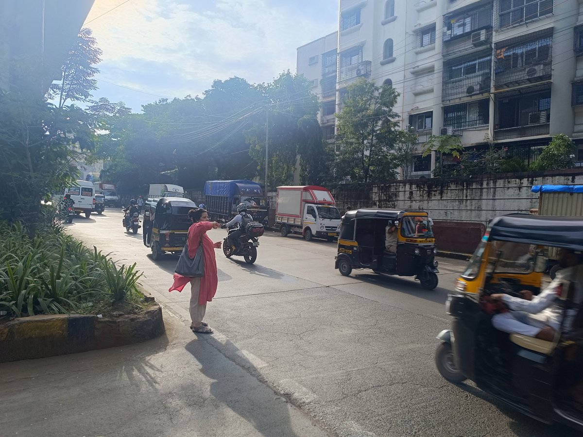 MotaNagar's tweet photo. "⚠️ Ticking Time Bomb! trucks are parked the entire night, creating blind spots, drivers indulging in substance abuse, and endangering pedestrians. Authorities, please act before disaster strikes! At Mota Nagar, AK road, Chakala #RoadSafety #ActNow" @MTPHereToHelp @mybmcWardKE https://t.co/PDCQVvgWU3