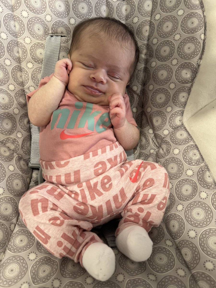 fadedbytay's tweet image. 1 month of loving you, thank you for everything . 

My favorite cuddle buddy🩷

#onemonthold