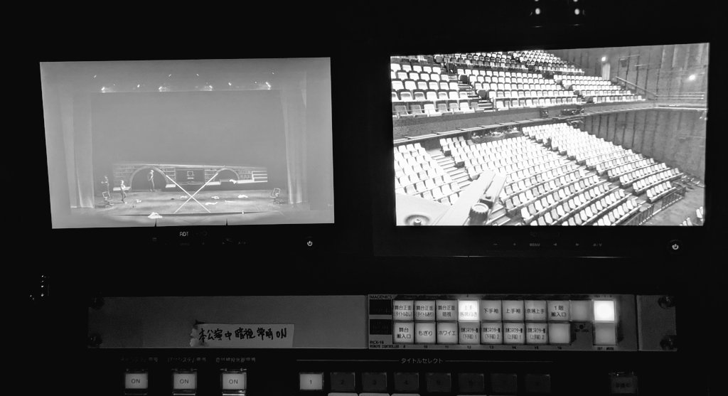 NODA・MAP「正三角関係」東京・北九州・大阪と76公演、国内全ての公演を完走することができました。劇場へお越しくださった皆さま、ありがとうございました。いよいよ次は最終地、イギリスへ🇬🇧