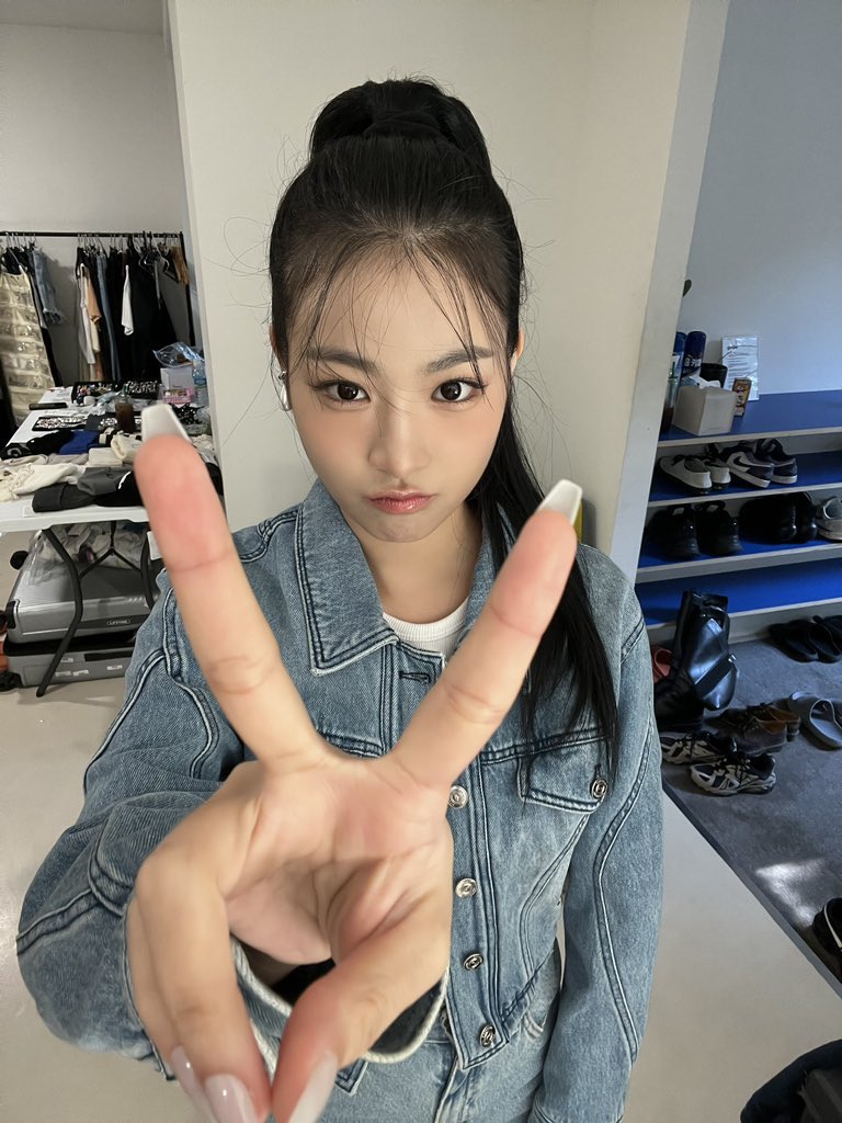 1011MEDIA's tweet photo. Who are you?                      I’m you but stronger https://t.co/WHhQsSEMOQ