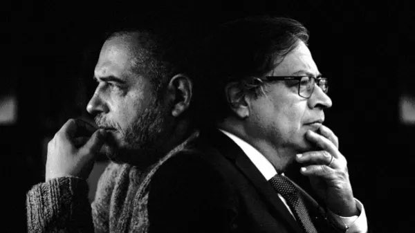 “El problema es que poco a poco empezó a mostrar su lado más oscuro y siniestro: el del narcisista paranoico que no soporta que le lleven la contraria, que lo cuestionen o lo vigilen” 
Mario Mendoza.
