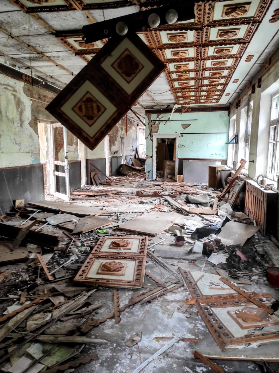 paigeinkansas's tweet image. THIS. IS. A. SCHOOL.

#UkraineFrontLines