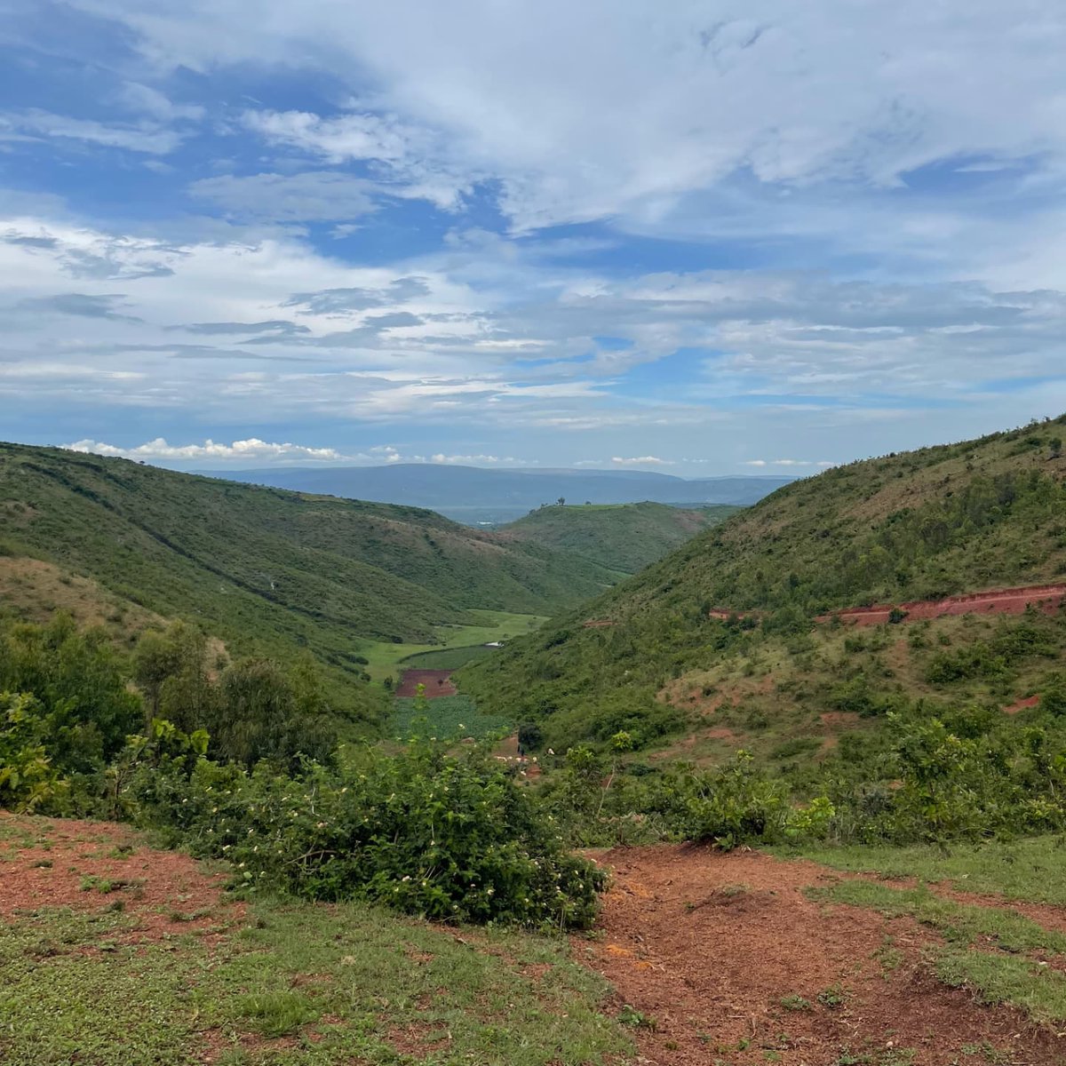 Outside and about in the Eastern Province countryside, Rwanda 🇷🇼. #RwOT #countryside #kayonza #VisitRwanda #Rwanda