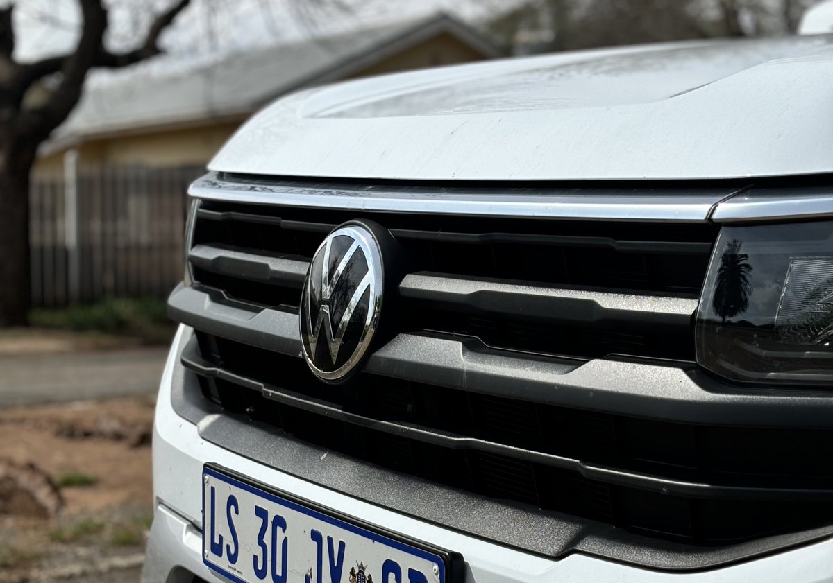 …large frame of the Amarok. The Amarok presents a refined drive and the ride does not feel bakkie-like. We managed a decent average fuel consumption of 8.8 L/100km over our return stint to Aliwal North, Eastern Cape. The Amarok Life 4Motion Auto is priced at R792,600. 

📸/📝: