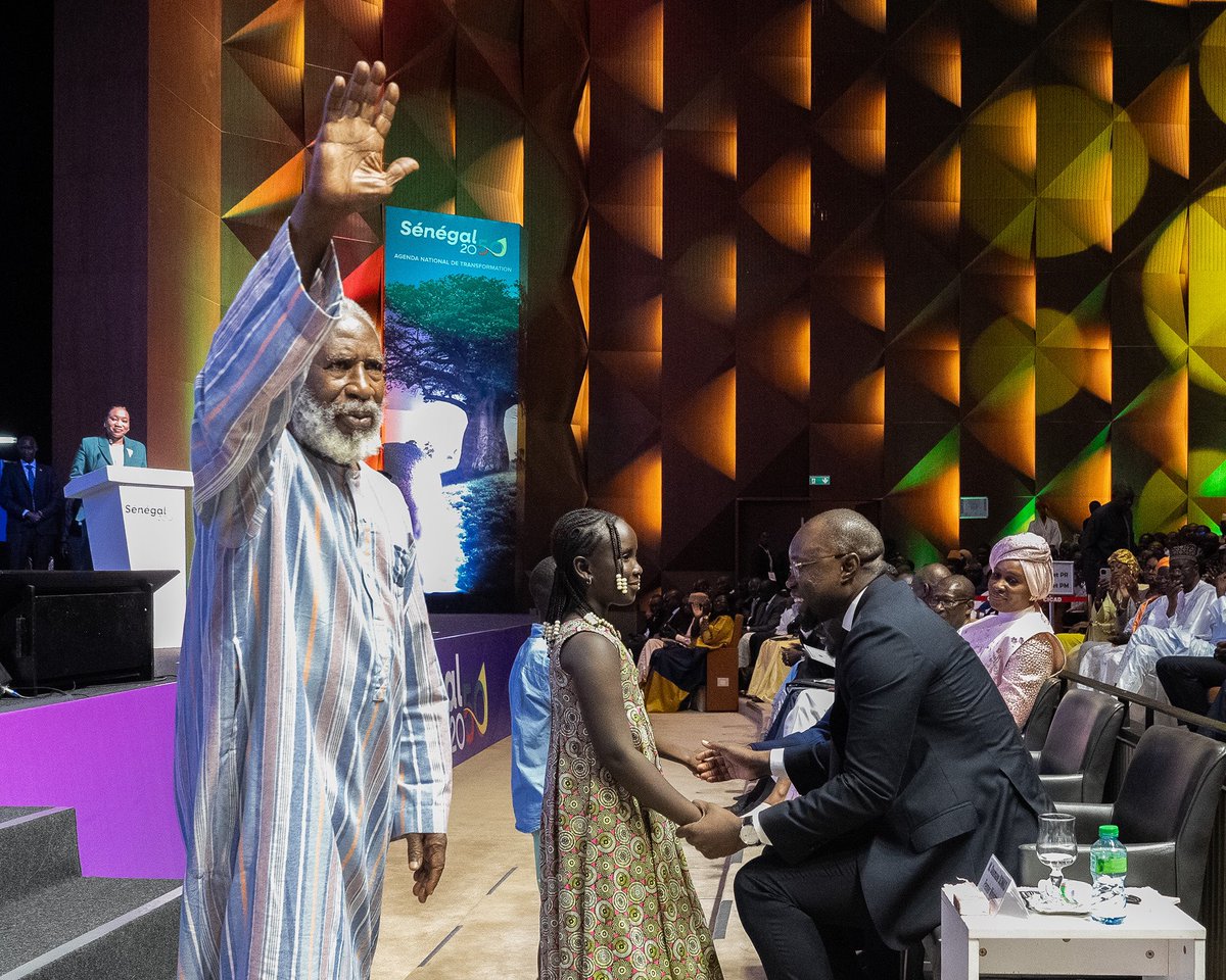 AbduKarimNdoye's tweet photo. Une de mes photos préférées lors du lancement du référentiel Vision 2050. https://t.co/2GA1JLXh7F