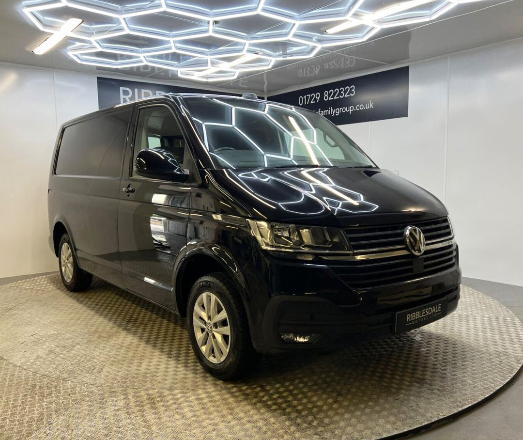 Now in stock – the versatile and reliable VW Transporter Highline 2.0 TDI.

Perfect for both work and leisure, this van combines efficiency with modern comforts.

Contact us now to book a viewing or test drive - tinyurl.com/3su7fukp

#van #vanlife #vansforsale