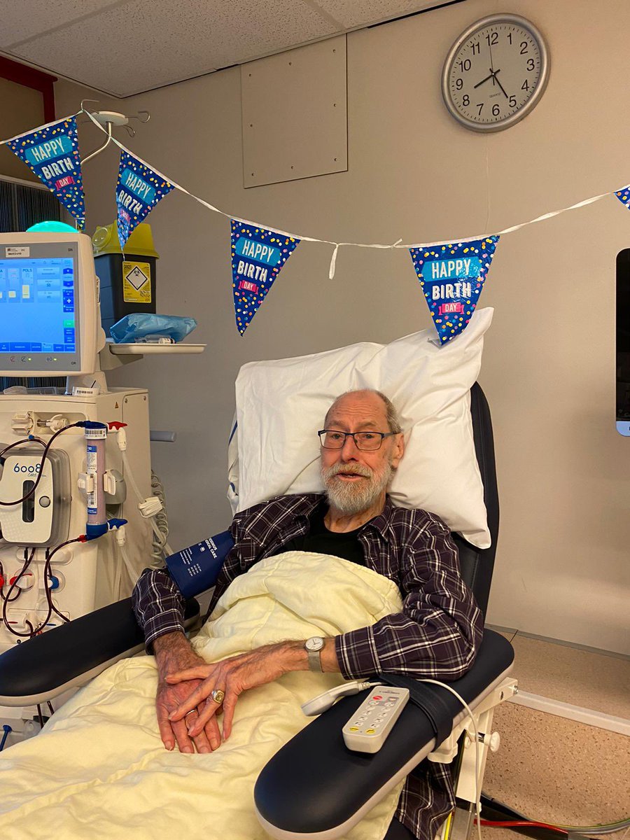 De verpleegkundigen van de dialyse afdeling van het <a href="/noordwestzh/">Noordwest Ziekenhuisgroep</a> Den Helder zijn echt zo lief! Mijn vader komt daar nu driekwart jaar en hij is altijd zeer over ze te spreken; heel behulpzaam en de sfeer is er erg goed. Vandaag is hij 89 geworden en de slingers hingen al 😆🎉