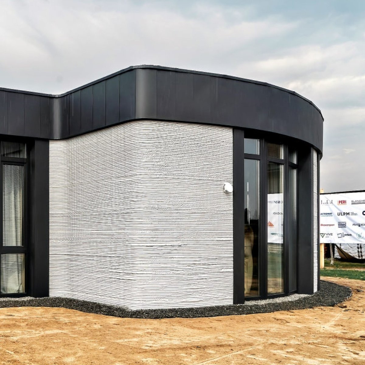 henkeliberica's tweet photo. 🚀 Nuestra marca de #AdhesiveTechnologies Ceresit está revolucionando la construcción de casas y edificios.

Gracias a la innovadora tecnología #3DPrinting y a una mezcla especialmente desarrollada de #Ceresit, este tipo de construcciones son ya una realidad. https://t.co/rYusoyvSeC