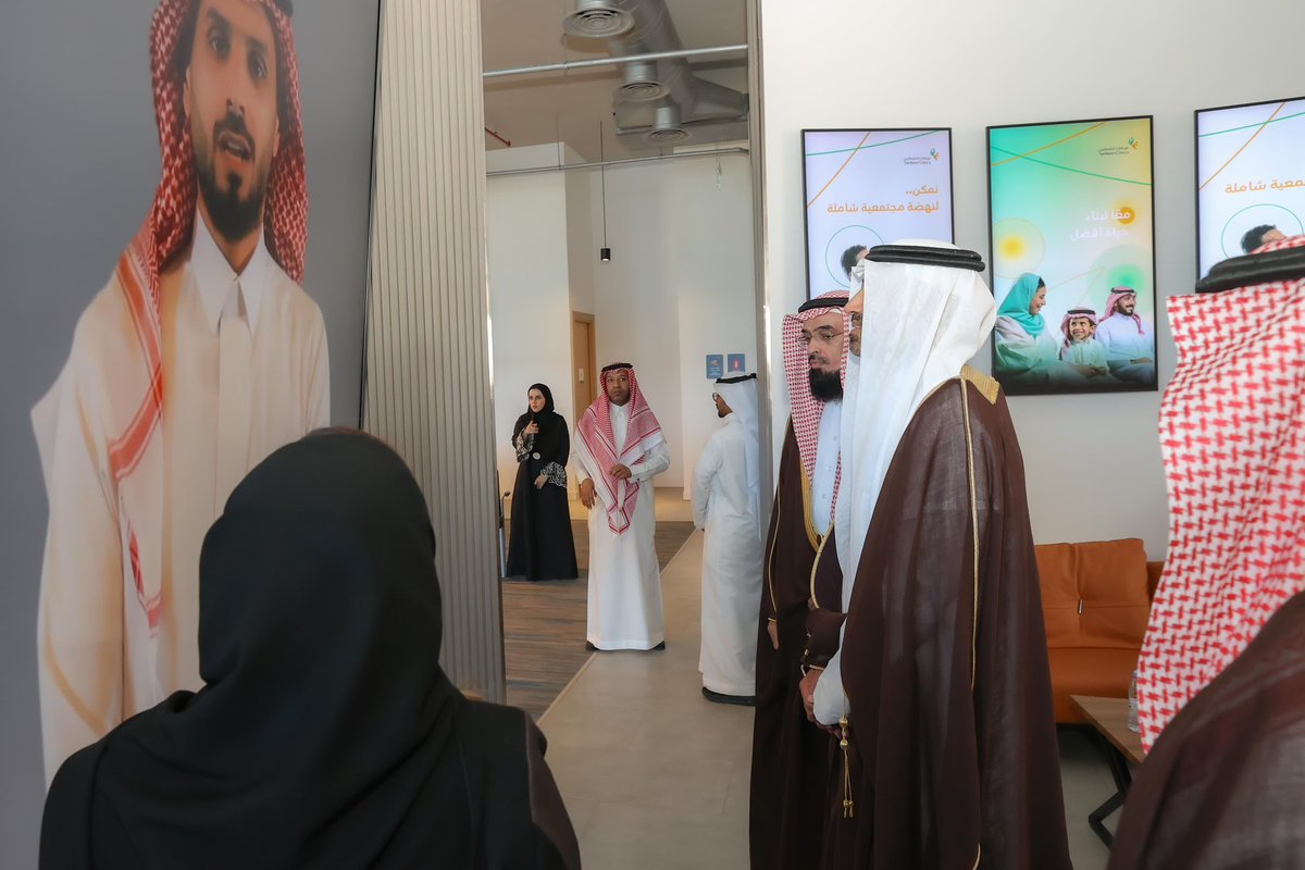 دشنا في <a href="/HRSD_SA/">وزارة الموارد البشرية والتنمية الاجتماعية</a> عيادات التمكين التي تستهدف مستفيدي الضمان الاجتماعي، لتعزيز فرص تمكينهم وتطوير مساراتهم المهنية بمنتجات ومسارات مبتكرة بالتكامل مع منظمات القطاع الغير ربحي، بما يحقق أهداف الوزارة الاستراتيجية في #برنامج_التحول_الوطني بتمكين المواطنين من خلال منظومة الخدمات