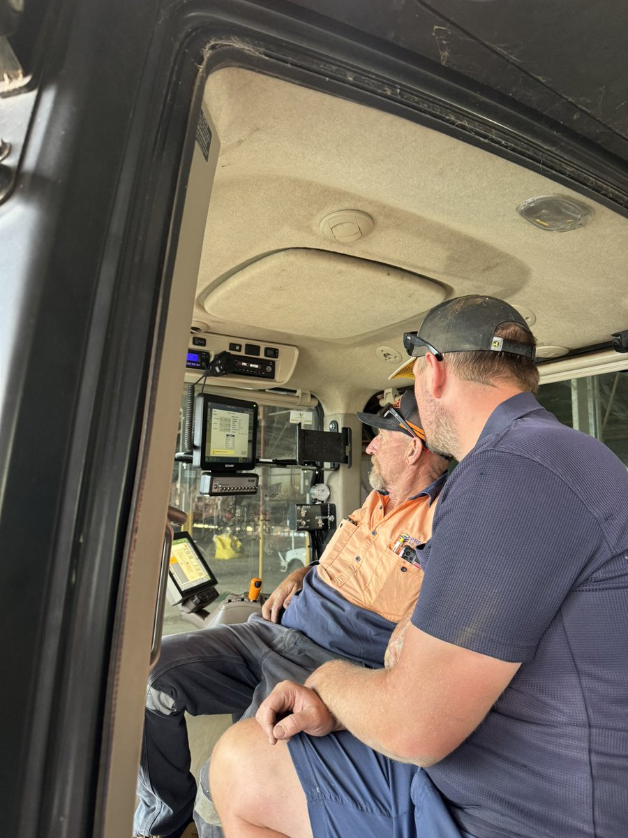 andrewpiper12's tweet image. Getting Ready for #cotton plant 2024 with @PrecisionAgSol #surespeed #sureforce on Norseman row units. @AgLeaderTech