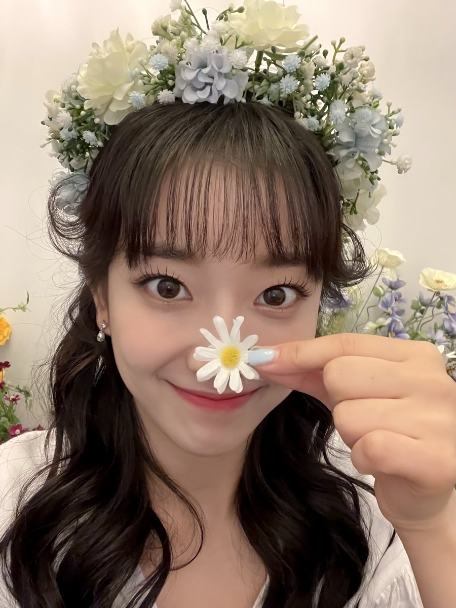 bionicastle's tweet image. 𝑈n par de flores, 𝚙ara unas lindas 𝑔atitas ♡🍰 y es que, más que lista para demostrar que 𝕥raigo todo el #ℭ𝔥ēs𝔥𝕚re𖤍᳝᳜᳝᳜ᰯ𝖋𝕝o͞w ☆ 𝕥engo todito planeado. (≧∇≦)/ 𝐒olo escuchen a esta linda intentando #𝚙𝐥āy復帰ː𖣔𝕥r𝐢c𝚔.

𝐟al𝑙īn' ✿ིུ  ⁞  𝑦u𝕜īo.