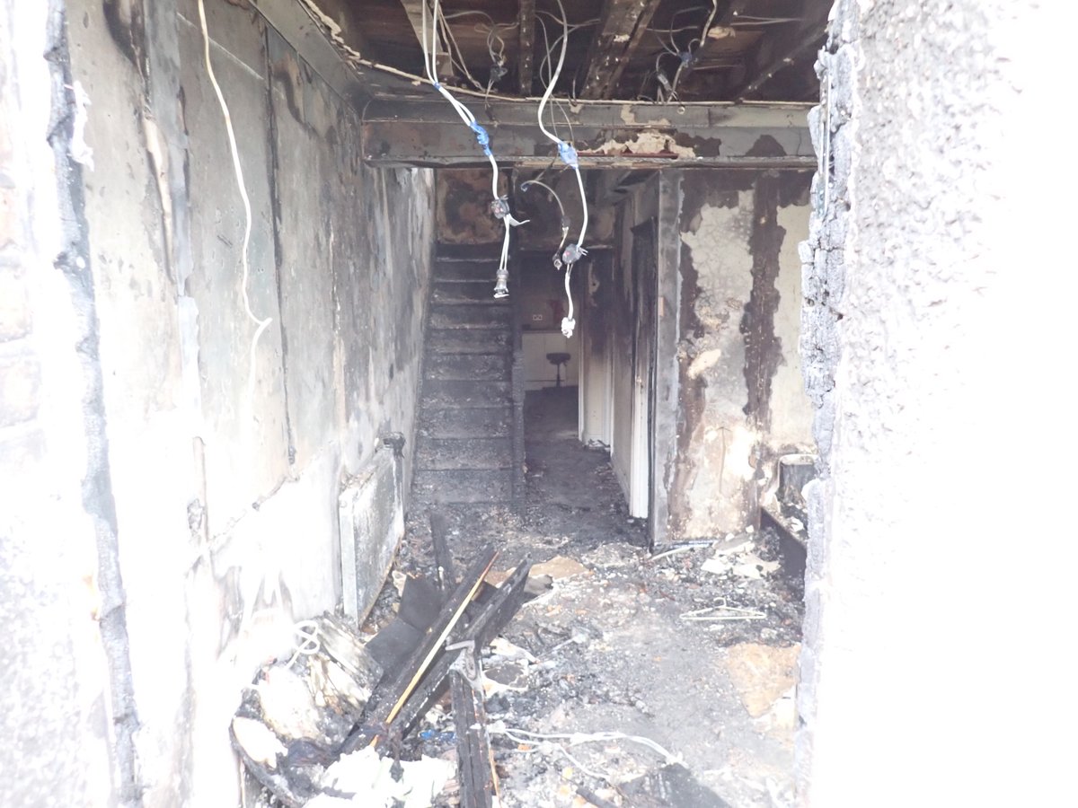 A fire at a house in #Woolwich is believed to have been caused by the failure of batteries in a converted e-bike.

Thankfully no one was seriously hurt but this fire was another reminder of the dangers these vehicles can pose if not used correctly.

More: orlo.uk/9VwMT