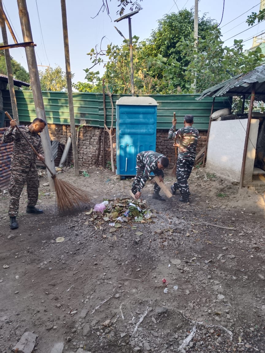 166BNCRPF's tweet photo. Under the special campaign 4.0 with routine of clean India Mission cleanliness program was organized in the sub-units of 166 BN CRPF at various places. Jai Hind https://t.co/7d5C0KHfCu
