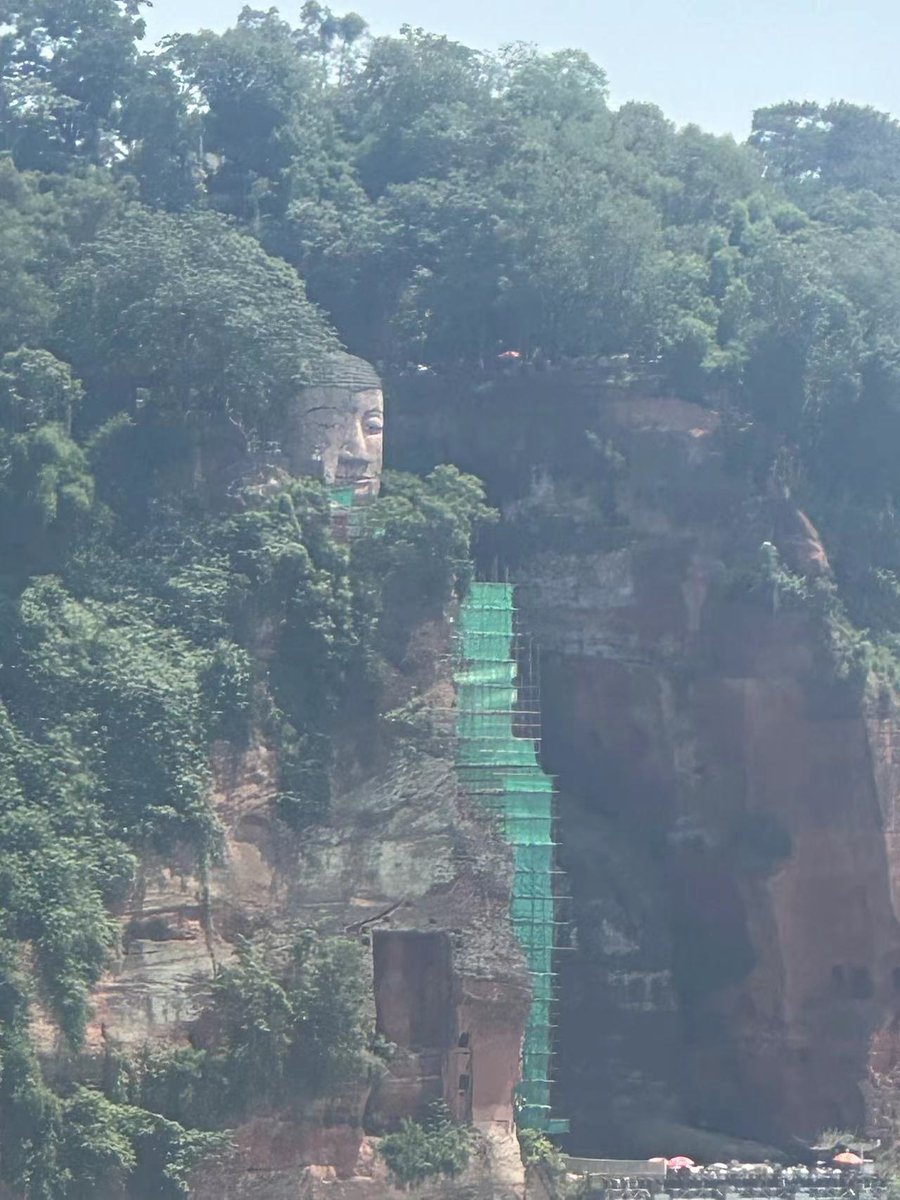 carbontech_xy's tweet photo. Sichuan province : Wolong Panda Breeding base-Yuzui Water-Dividing Dike-- Emei Emei Mountain gold top -- Leshan Giant Buddha https://t.co/ndocHKNlhw