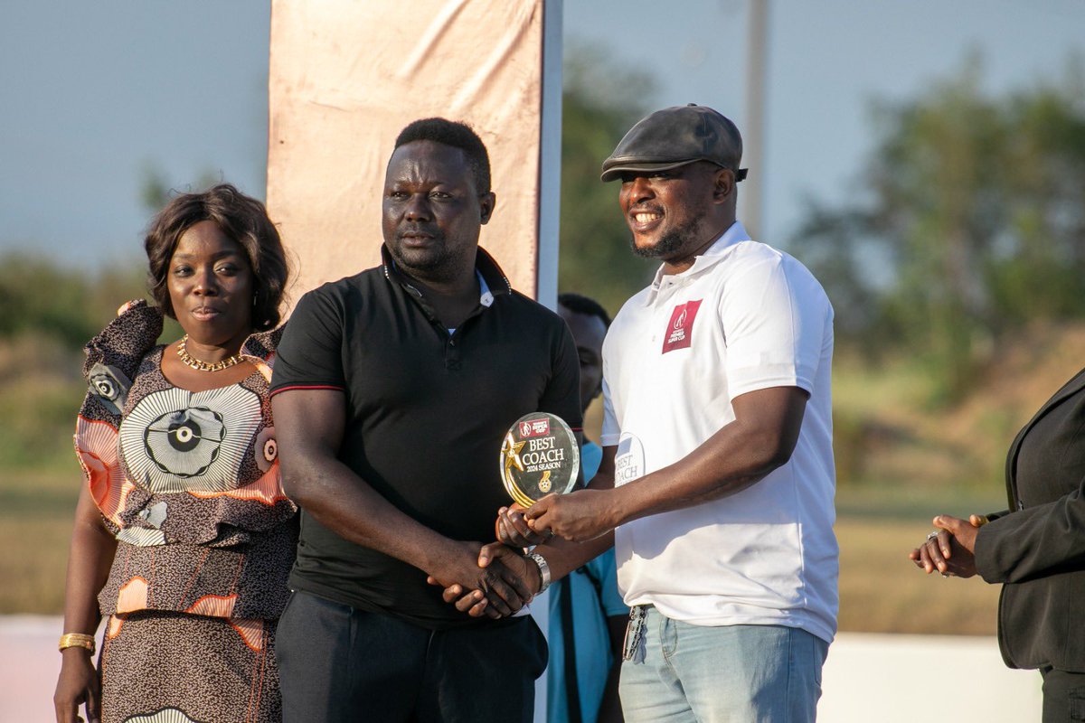 Awards sweeping.

#TeamDreamz #DreamzDreamBig #WeDreamTogether