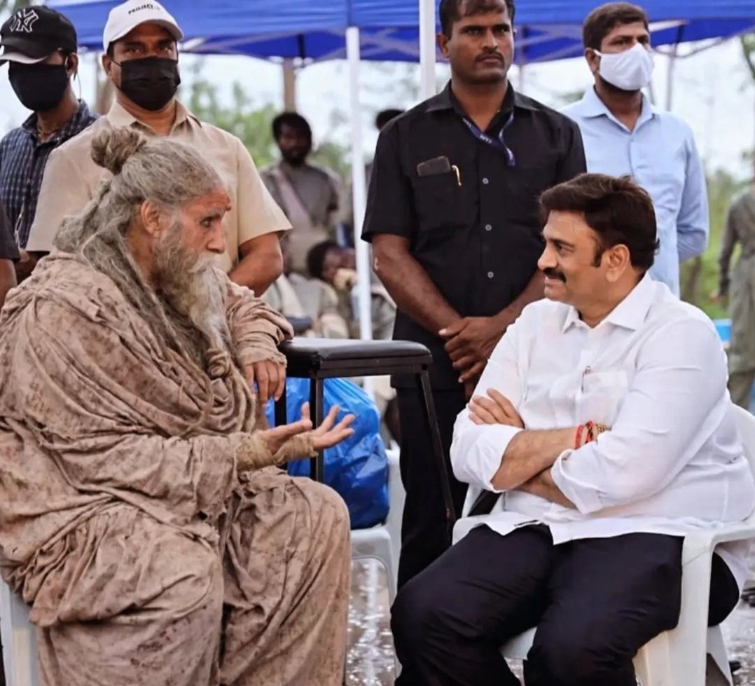SalaarWick's tweet photo. #Amithab unseen from #Kalki2898AD‌‌ sets with our MLA RRR 🦁 https://t.co/VI3vjV3ax5