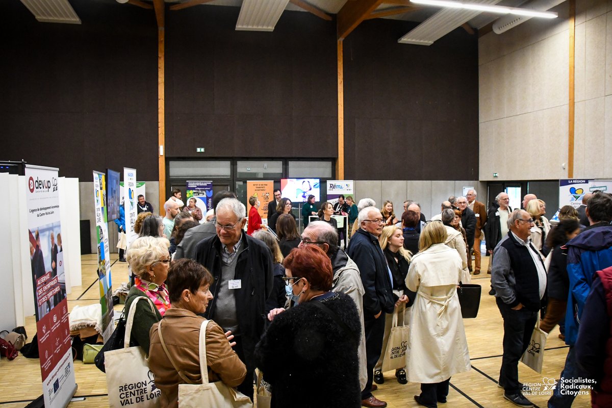 Sous l’impulsion de <a href="/fbonneau/">François Bonneau</a>, la <a href="/RCValdeLoire/">Région Centre-Val de Loire</a> a organisé des #ForumsDesMaires dans chaque département ! 
👉 Objectif : renforcer les liens et informer sur les dispositifs régionaux pour améliorer la vie des habitants. 🤝 [1/2] #RCVL #CentreValDeLoire
